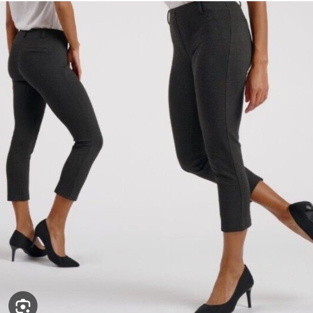BETABRAND Cropped Pull On Pants Charcoal Gray Small Career Casual Work Wear EUC